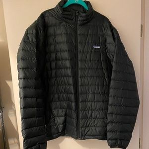 Patagonia Men's XL Puffer Jacket -- Barely Worn